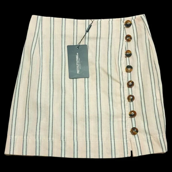 PRETTY LITTLE THINGS MINI SKIRT SIZE 10 - Picture 1 of 3